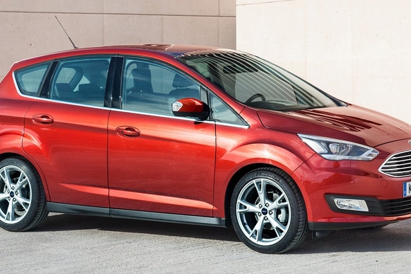Bewertung des kompakten fünfsitzigen Ford C-Max Minivans