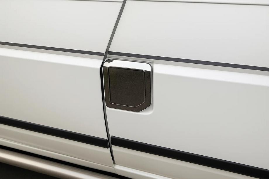 Volkswagen T4 Caravelle/Multivan 1990–2003 Tankabdeckung Chrom (OmsaLine, Edelstahl) Image