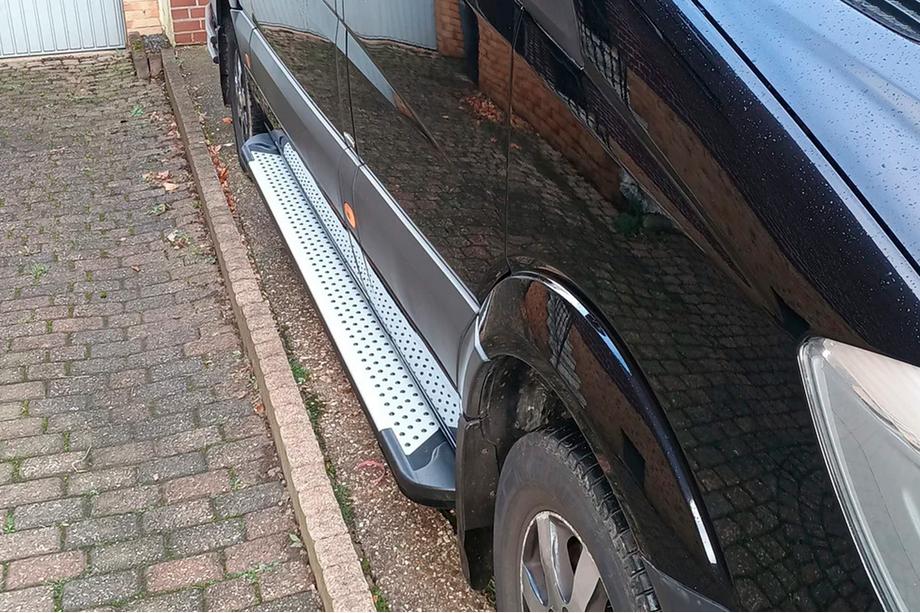 Mercedes Sprinter W906 2006–2018 Trittbretter Allmond Grey (2 Stk., Alu) Mittlerer Radstand Foto 4
