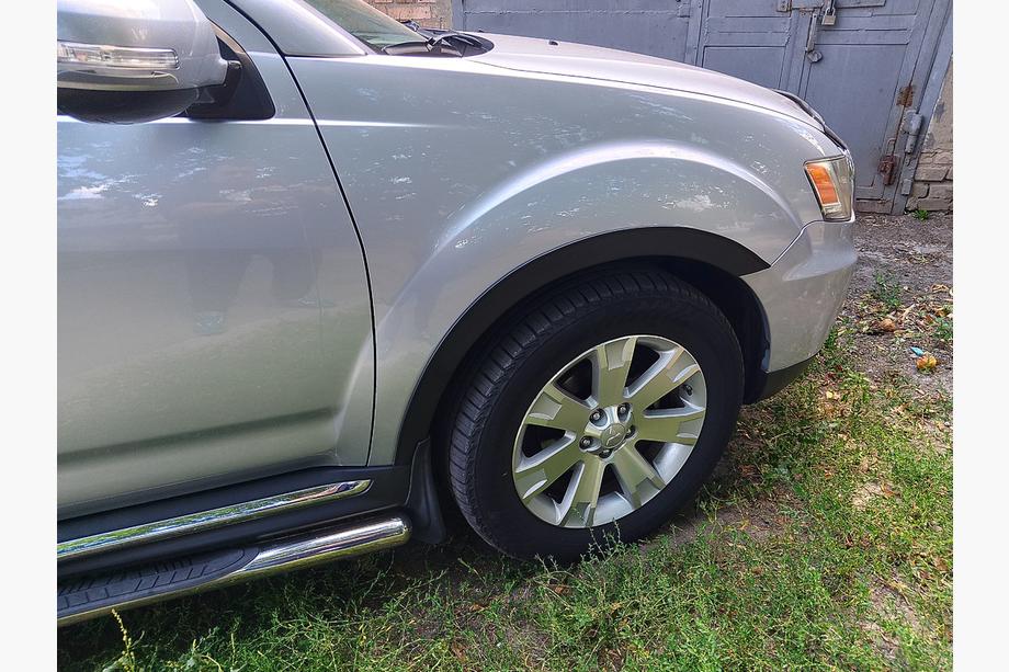 Mitsubishi Outlander 2006-2012 Radlaufverbreiterungen (4 Stk, schwarz) Image