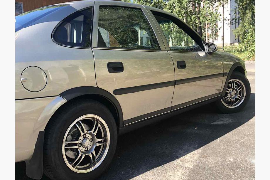 Opel Vectra B 1995-2002 Radlaufverbreiterungen (4 Stk, schwarz) Image