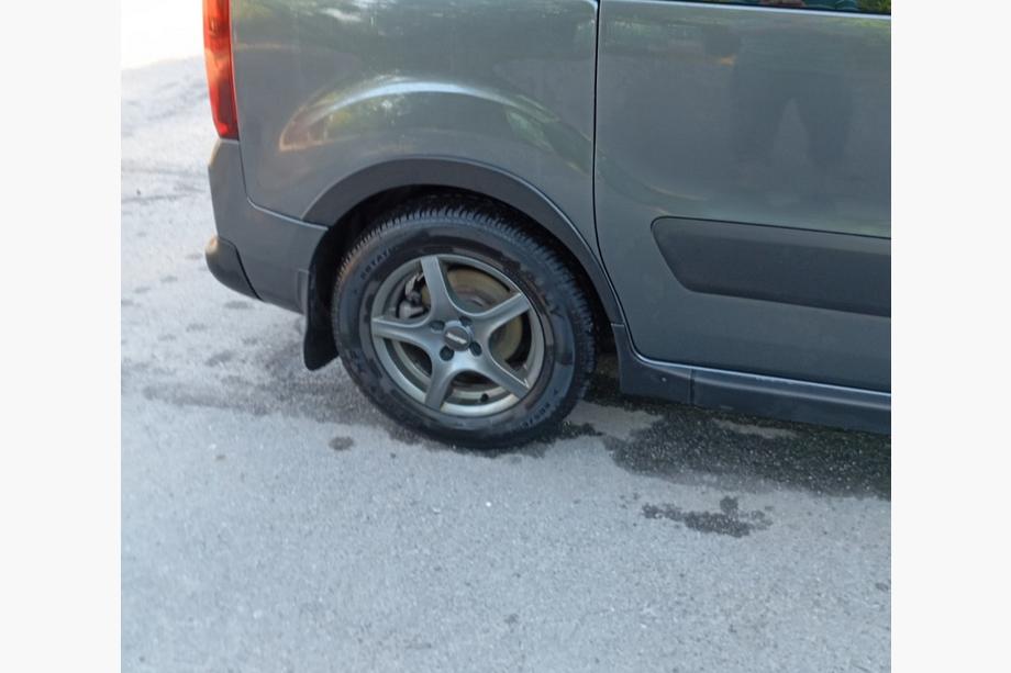 Peugeot Partner Tepee 2008-2018 Radlaufverbreiterungen (4 Stk, schwarz) 2 Seitentüren, Metall Foto 4