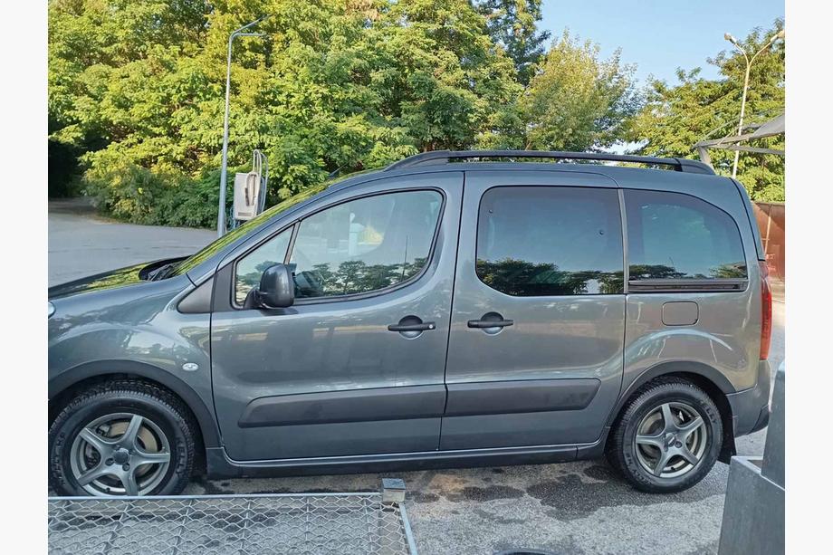 Peugeot Partner Tepee 2008-2018 Radlaufverbreiterungen (4 Stk, schwarz) 2 Seitentüren, Metall Foto 3