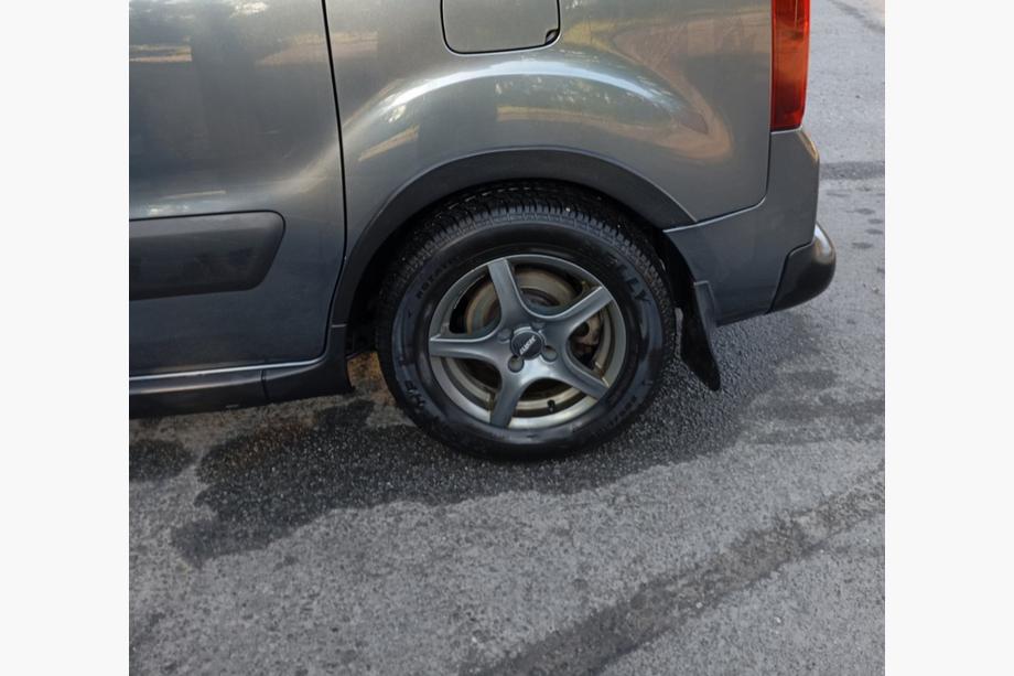 Peugeot Partner Tepee 2008-2018 Radlaufverbreiterungen (4 Stk, schwarz) 2 Seitentüren, Metall Foto 2
