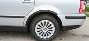 Volkswagen Passat B5 1997-2005 Radlaufverbreiterungen (4 Stk, schwarz) Limousine, 1996-2000, Metall Foto 6