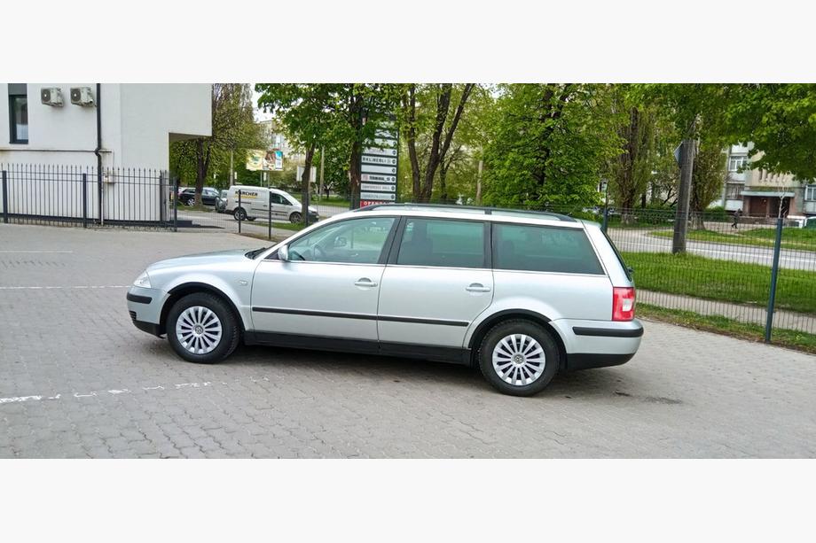 Volkswagen Passat B5 1997-2005 Radlaufverbreiterungen (4 Stk, schwarz) Limousine, 2000-2006, Metall Foto 4