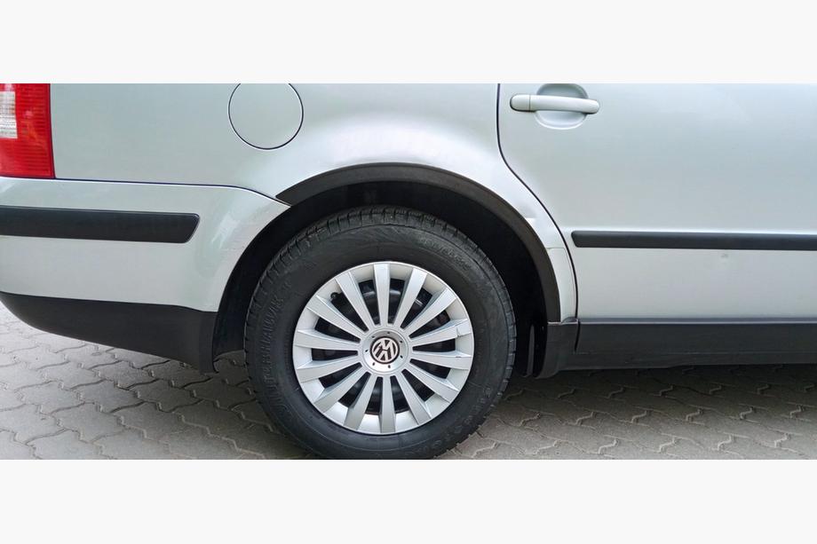 Volkswagen Passat B5 1997-2005 Radlaufverbreiterungen (4 Stk, schwarz) Limousine, 2000-2006, Metall Foto 11
