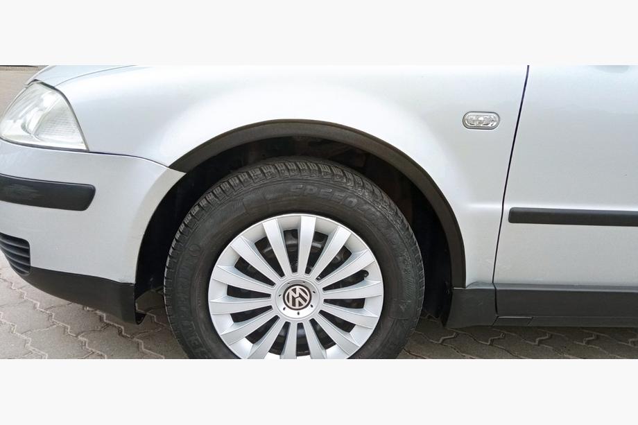 Volkswagen Passat B5 1997-2005 Radlaufverbreiterungen (4 Stk, schwarz) Limousine, 1996-2000, Metall Image