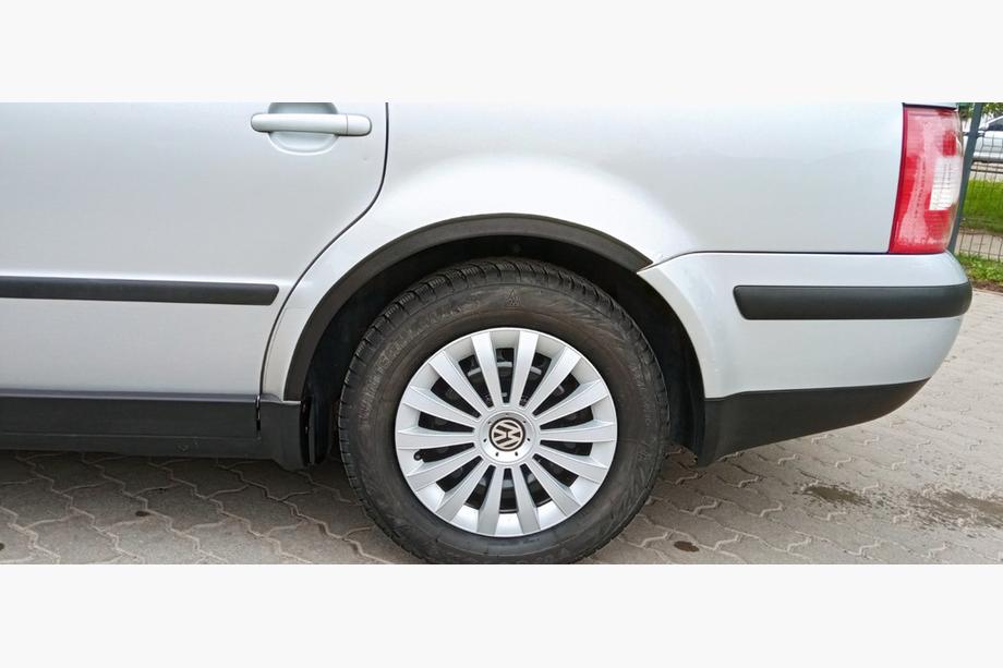 Volkswagen Passat B5 1997-2005 Radlaufverbreiterungen (4 Stk, schwarz) Limousine, 2000-2006, Metall Foto 6