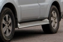 Mitsubishi Pajero Wagon III 1999-2006 Seitliche Rohre passend zur Originalbefestigung (2 Stk., Edelstahl) Foto 5
