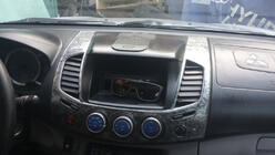 Mitsubishi L200 2006-2015 Armaturenbrett Abdeckungen (11-teilig) Aluminium Foto 6