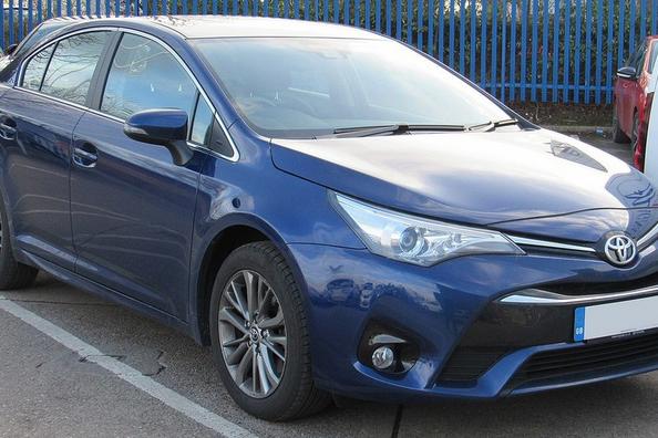 Übersicht der aktualisierten Limousine Toyota Avensis