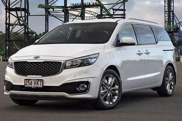 Übersicht der Minivan KIA Carnival Foto 2