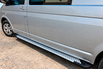 Volkswagen T5 Multivan 2003–2010 Trittbretter X5-Typ (2 Stk., Aluminium) Langer Radstand Foto 3