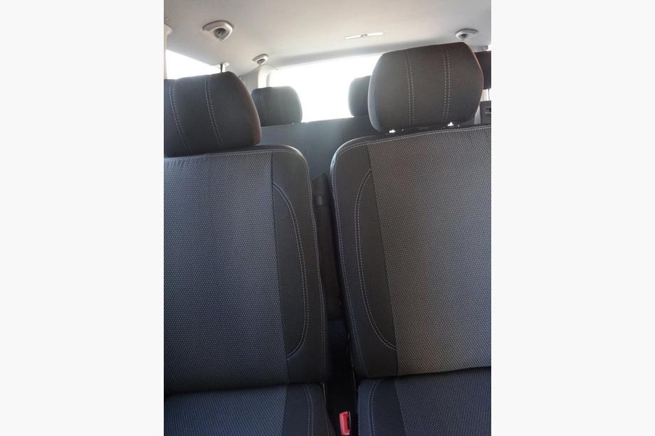 Volkswagen T5 Caravelle 2004-2010 Autositzbezüge (Kunstleder und Stoff, Premium) Vordersitze (2↗1) Foto 13