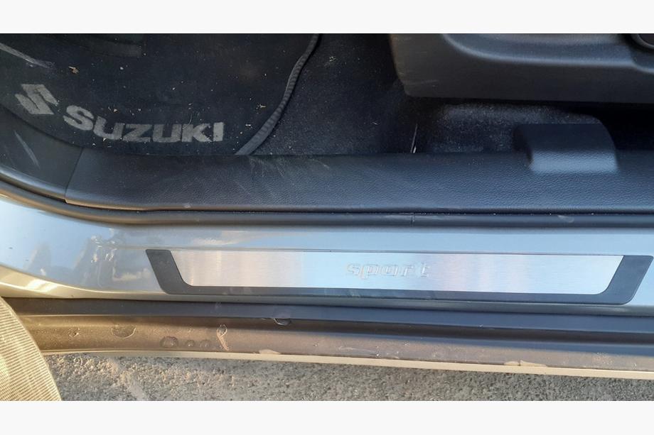 Suzuki SX4 2006-2013 Einstiegsleisten Abdeckungen (4 Stk.) Image