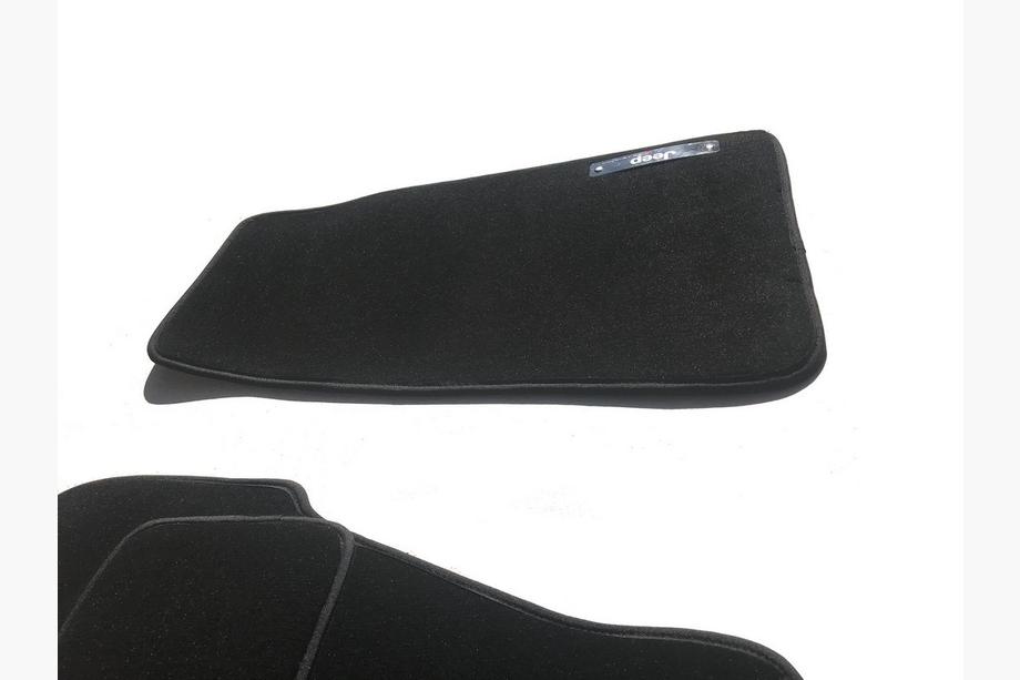 Jeep Grand Cherokee WK2 2010-2021 Textil Fußmatten (Fortuna) Foto 5