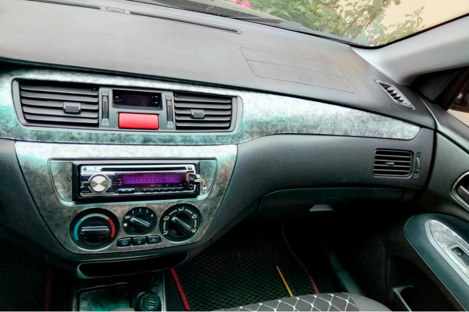 Mitsubishi Lancer 9 2004-2008 Armaturenbrett Abdeckung V1 (Meric) Holz Image