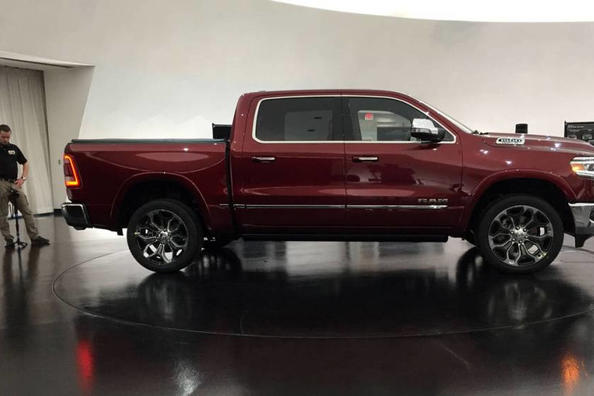 Brutal und einzigartig: Pick-up Ram 1500 neuen Generation Foto 4