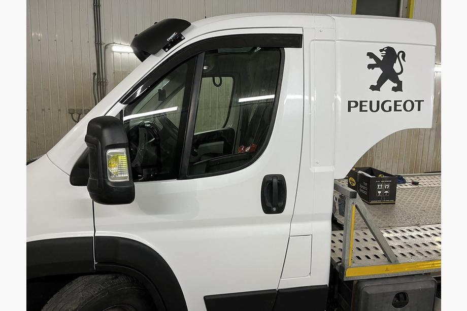 Peugeot Boxer 2006-2025 Windabweiser (2 Stk, DDU) Image