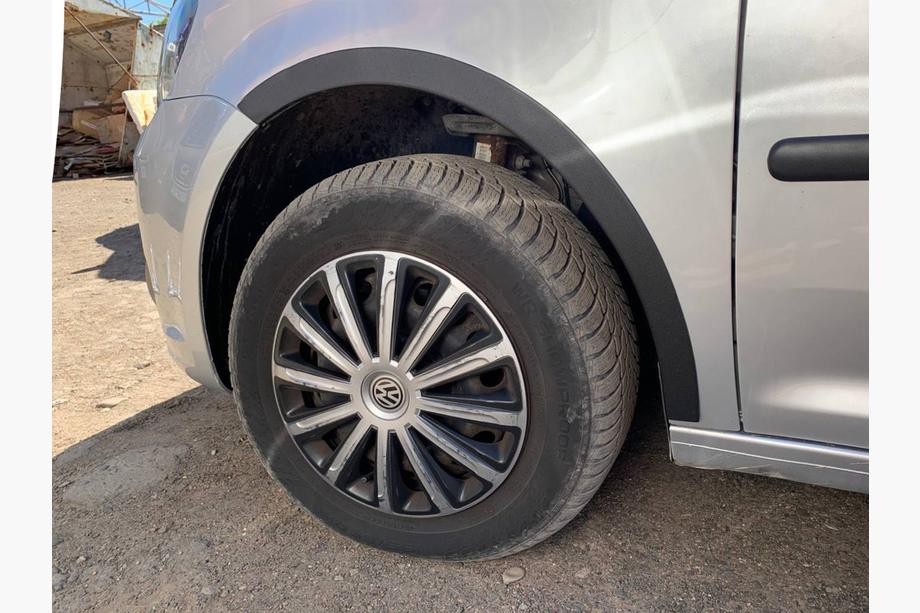 Volkswagen Caddy 2010-2015 Radlaufverbreiterungen (schwarz matt) Kurzversion, 2 Seitenteile (Metall) Foto 2