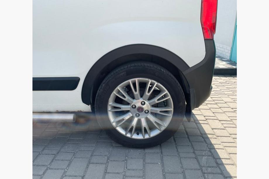 Fiat Fiorino/Qubo 2008-2024 Radlaufverbreiterungen (4 Stk, schwarz) 2 Seitentüren, Metall Foto 2