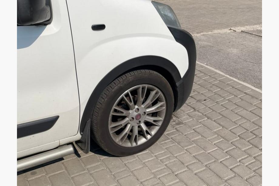 Fiat Fiorino/Qubo 2008-2024 Radlaufverbreiterungen (4 Stk, schwarz) 2 Seitentüren, Metall Foto 3