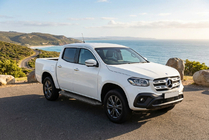 Mercedes X class 2017-2020 Trittbretter Allmond Black (2 Stk., Aluminium) Foto 1