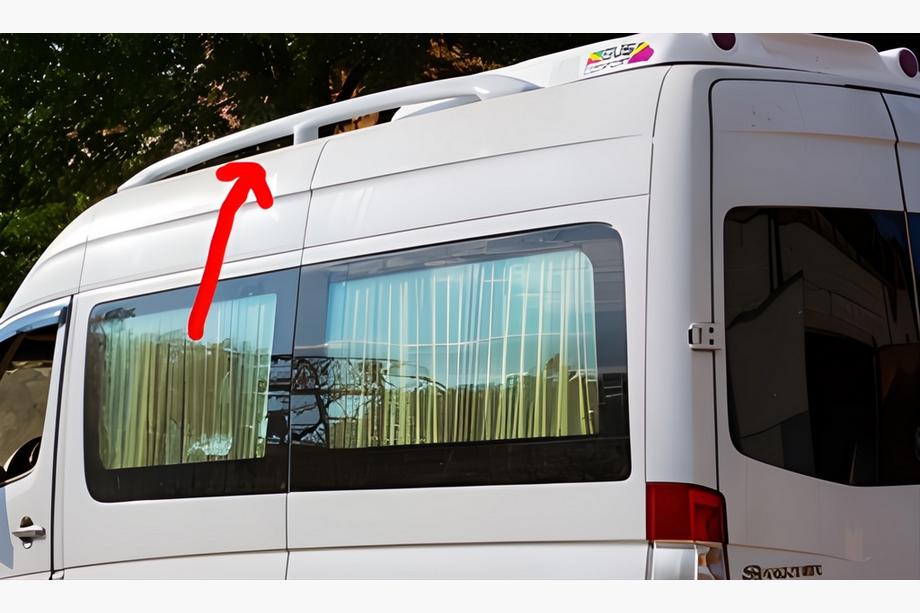Peugeot Boxer 2006-2025 Dachreling (grundiert zum Lackieren) Lang (245cm) Image