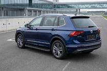 Volkswagen Tiguan 2016-2023 Seitenschweller Tayga Black (2 Stk., Aluminium) Foto 1