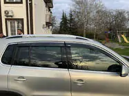 Volkswagen Tiguan 2007-2016 Windabweiser mit Chromleisten (4 Stk, Niken) Foto 3