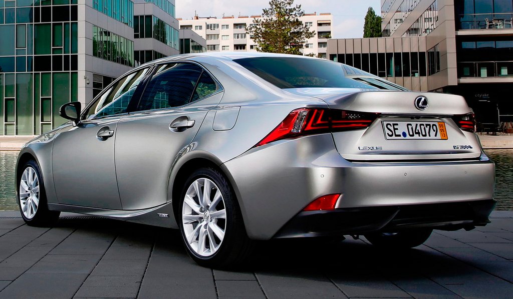Aktualisiert Limousine Lexus IS