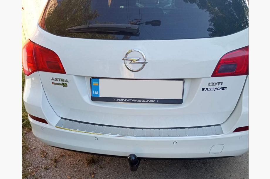 Opel Astra J 2009-2015 Heckstoßstangenabdeckung V-1 Carmos (SW, Edelstahl) Image