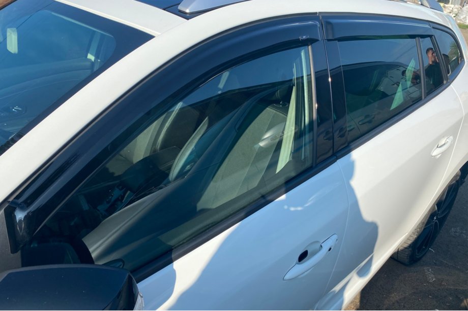Renault Megane III 2009-2016 Windabweiser SW (4 Stk, HIC) Foto 9