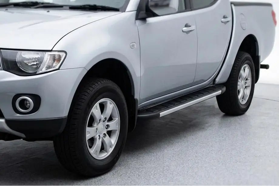 Mitsubishi L200 2015-2024 Trittbretter Duru (2 Stk., Aluminium) Image