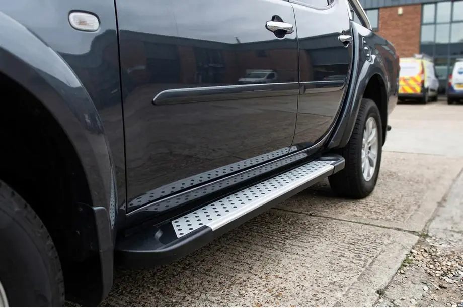 Fiat Fullback 2016- Trittbretter X5-Typ (2 Stk., Aluminium) Image