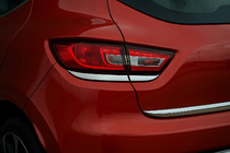 Renault Clio IV 2012-2019 Abdeckung für Rückleuchten (2 Stk., Schwarz Chrom) Foto 1