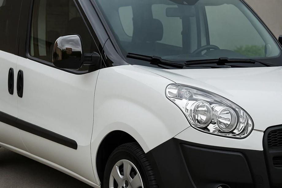 Fiat Doblo II 2010-2022 Spiegelabdeckungen Schwarz Chrom (2 Stk., Kunststoff) Foto 1