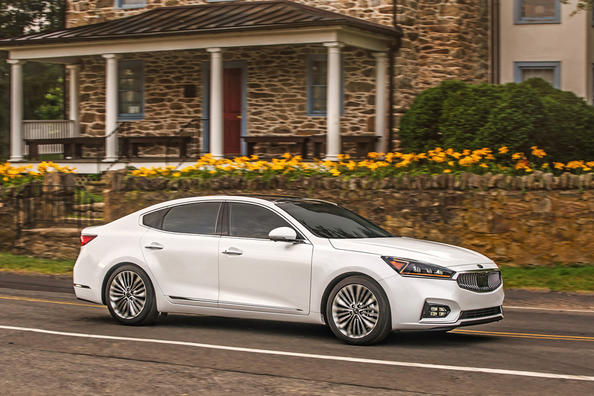 Limousine Kia Cadenza: Solidität, Komfort und Premium-Qualität Foto 6