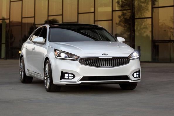 Limousine Kia Cadenza: Solidität, Komfort und Premium-Qualität Foto 2