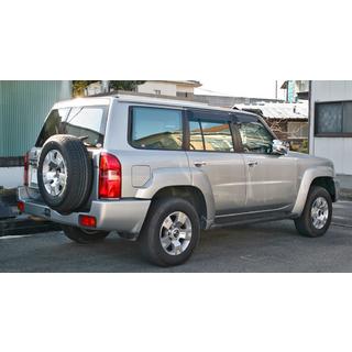 Bodykit Safari Nissan Patrol Y61 1997-2011 Foto 2