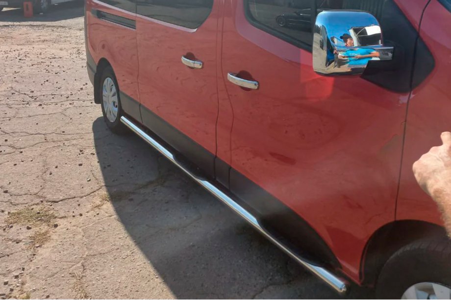 Opel Vivaro 2015-2019 Seitliche Rohre (2 Stk., Edelstahl) 70 mm, kurzer Radstand Foto 4