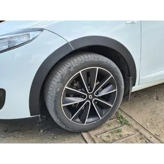 Kotflügelverbreiterungen (8 Stk, schwarz) Renault Megane III 2009-2016 Foto 2