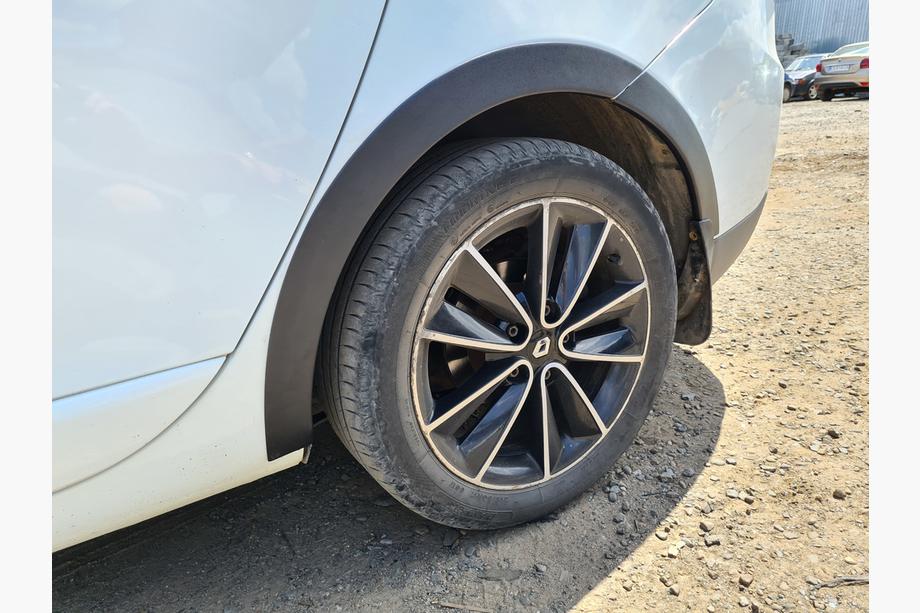 Renault Megane III 2009-2016 Kotflügelverbreiterungen (8 Stk, schwarz) SW, ABS-Kunststoff Foto 10