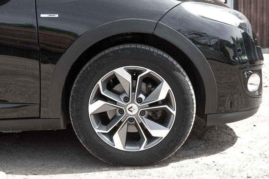 Renault Megane III 2009-2016 Kotflügelverbreiterungen (8 Stk, schwarz) SW, ABS-Kunststoff Foto 4