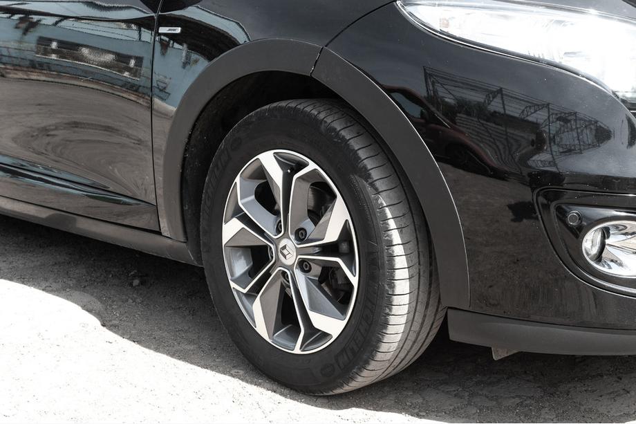 Renault Megane III 2009-2016 Kotflügelverbreiterungen (8 Stk, schwarz) SW, ABS-Kunststoff Foto 5