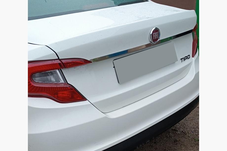 Fiat Tipo 2016- Chromleiste über dem Kennzeichen (Edelstahl) Schrägheck (Chrom) Image