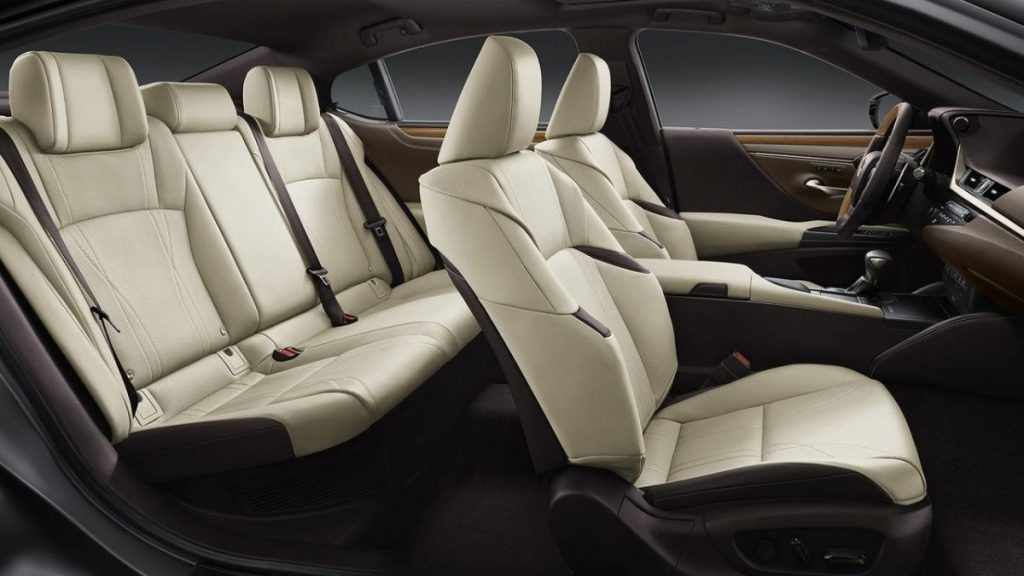 Die Limousine der siebten Generation des Lexus ES