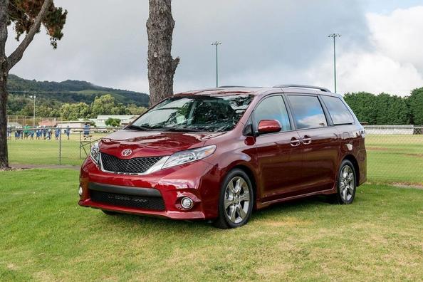 Übersicht der Minivan Toyota Sienna