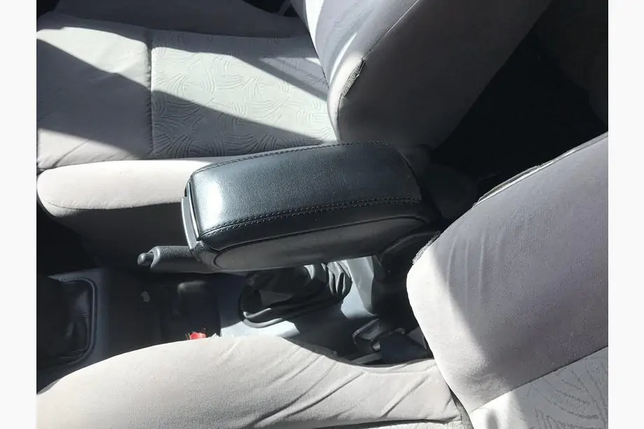 Ford Connect 2006–2009 Armlehne Foto 2